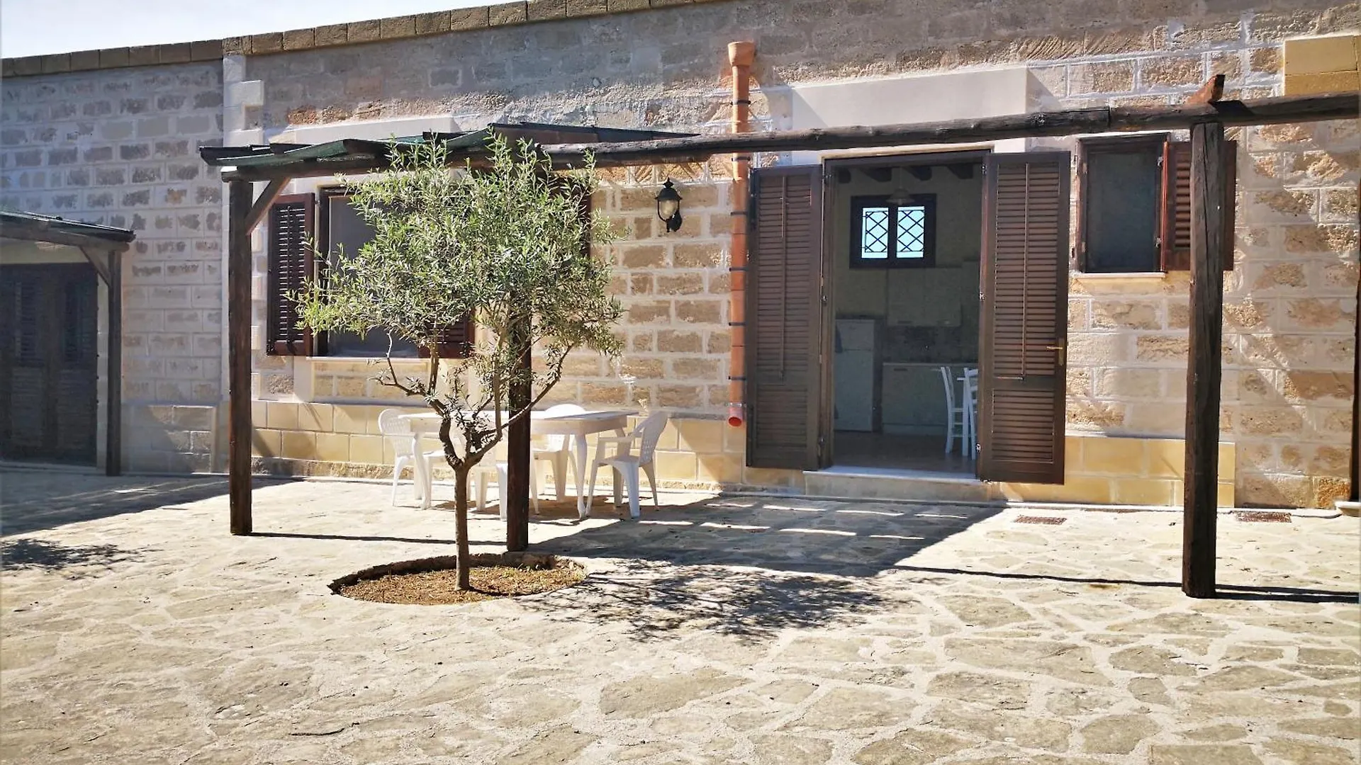 Appartamenti La Pinetina Di 法维尼亚纳 度假居
