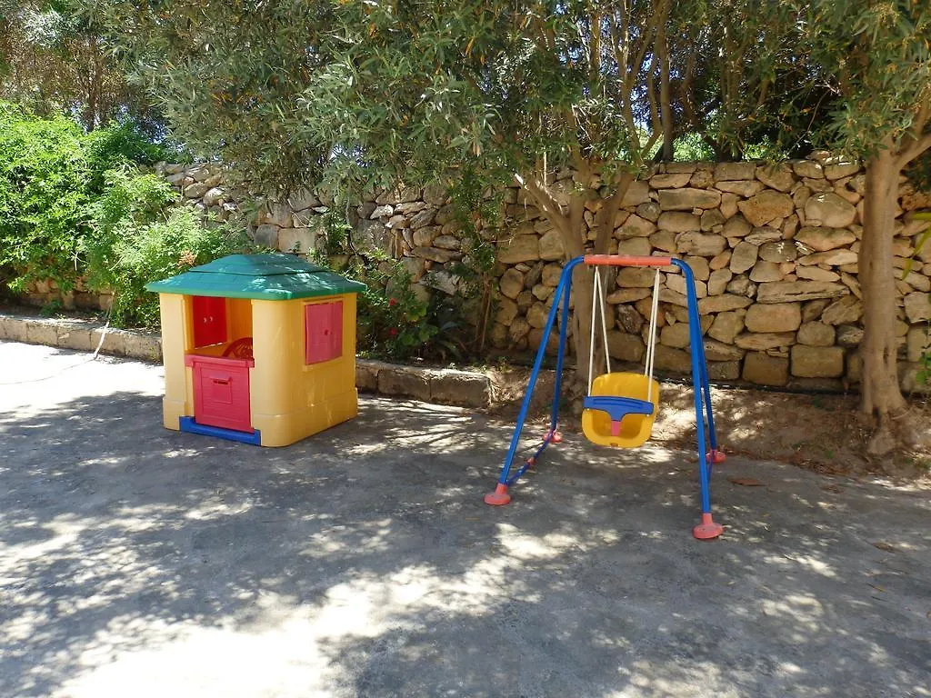 Appartamenti La Pinetina Di 法维尼亚纳