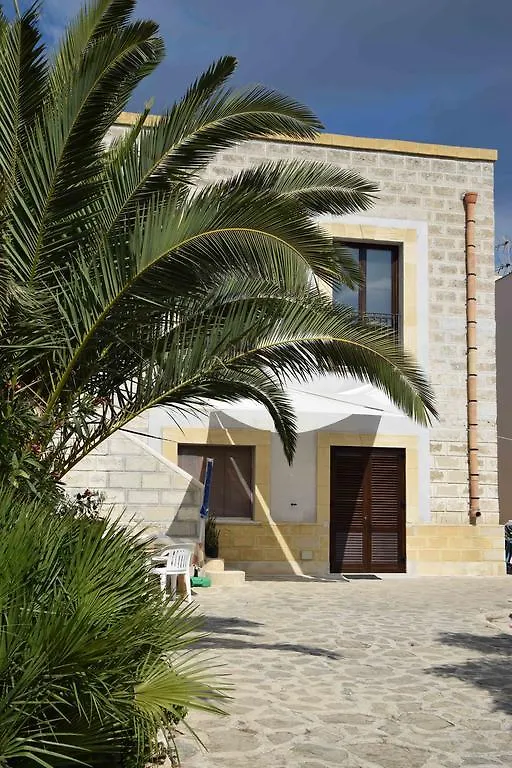 Appartamenti La Pinetina Di 法维尼亚纳 度假居